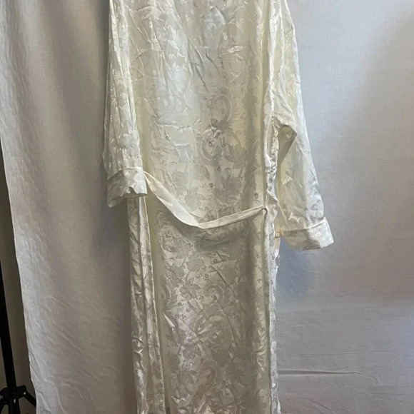 Victoria's Secret Gold Label Robe - size petite small. Great VINTAGE condition - Picture 3 of 16